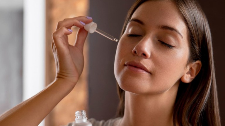 Bakuchiol Vs. Retinol | Everything You Need To Know